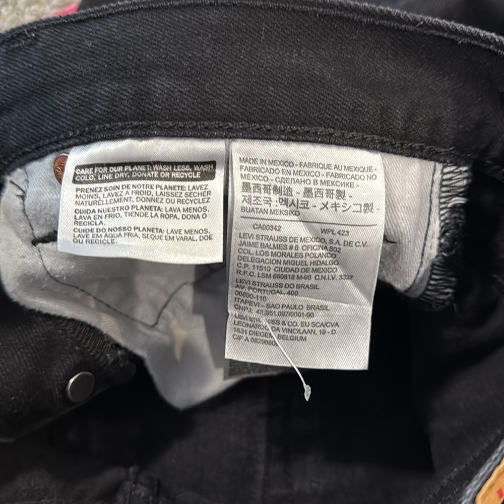 Levi’s Patchwork Button Fly Crop Frayed 30 - image 8